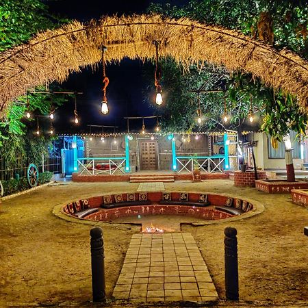 Pushp Vatika Resort & Lawns Нави Мумбаи Экстерьер фото
